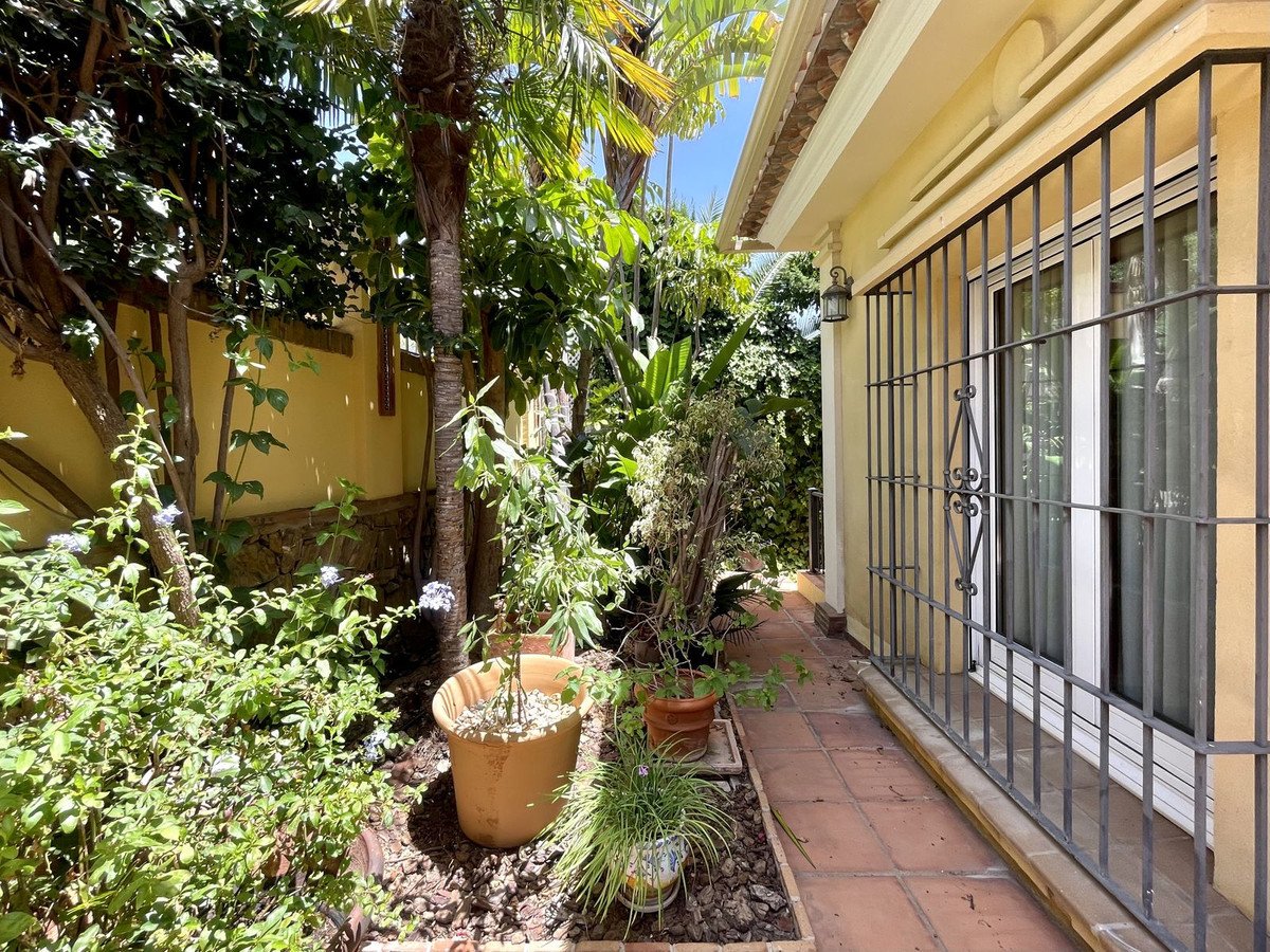 6 Bed Detached Villa in Campo Mijas