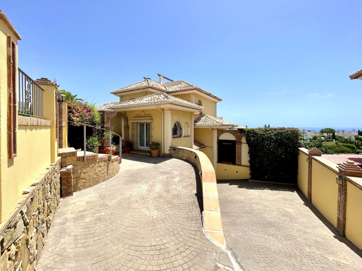 6 Bed Detached Villa in Campo Mijas