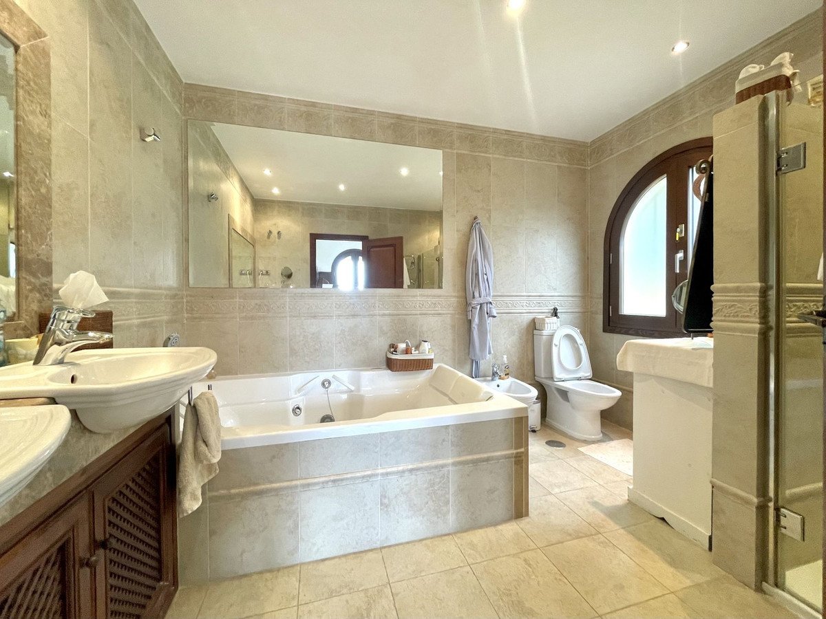 6 Bed Detached Villa in Campo Mijas