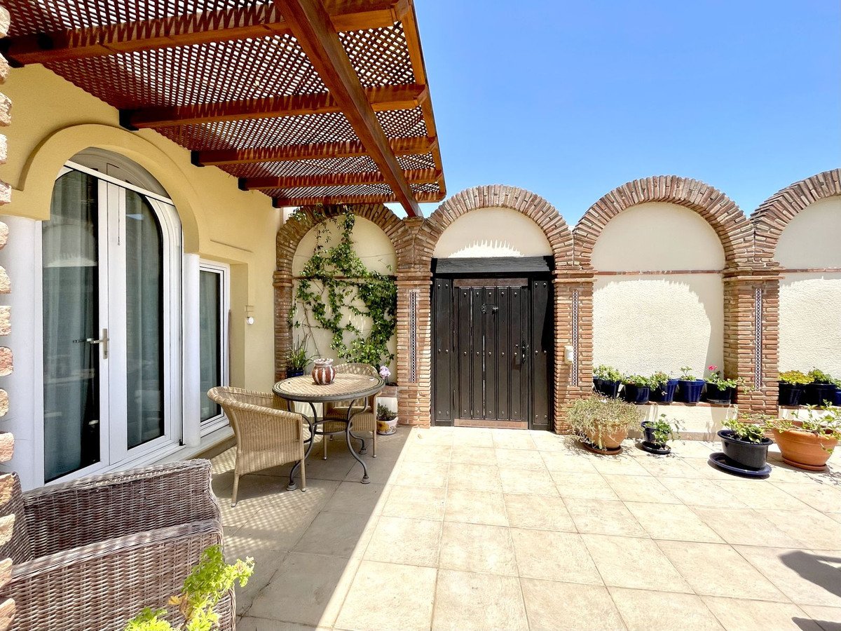 6 Bed Detached Villa in Campo Mijas