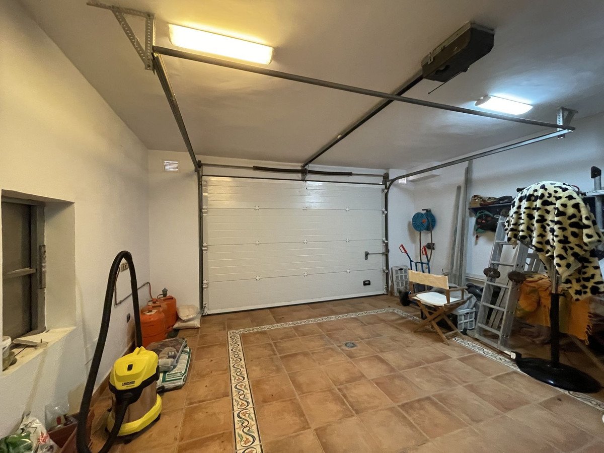 6 Bed Detached Villa in Campo Mijas