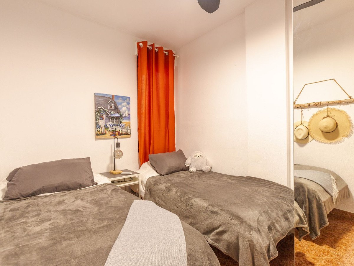 2 Bed Top Floor Apartment in Torrevieja