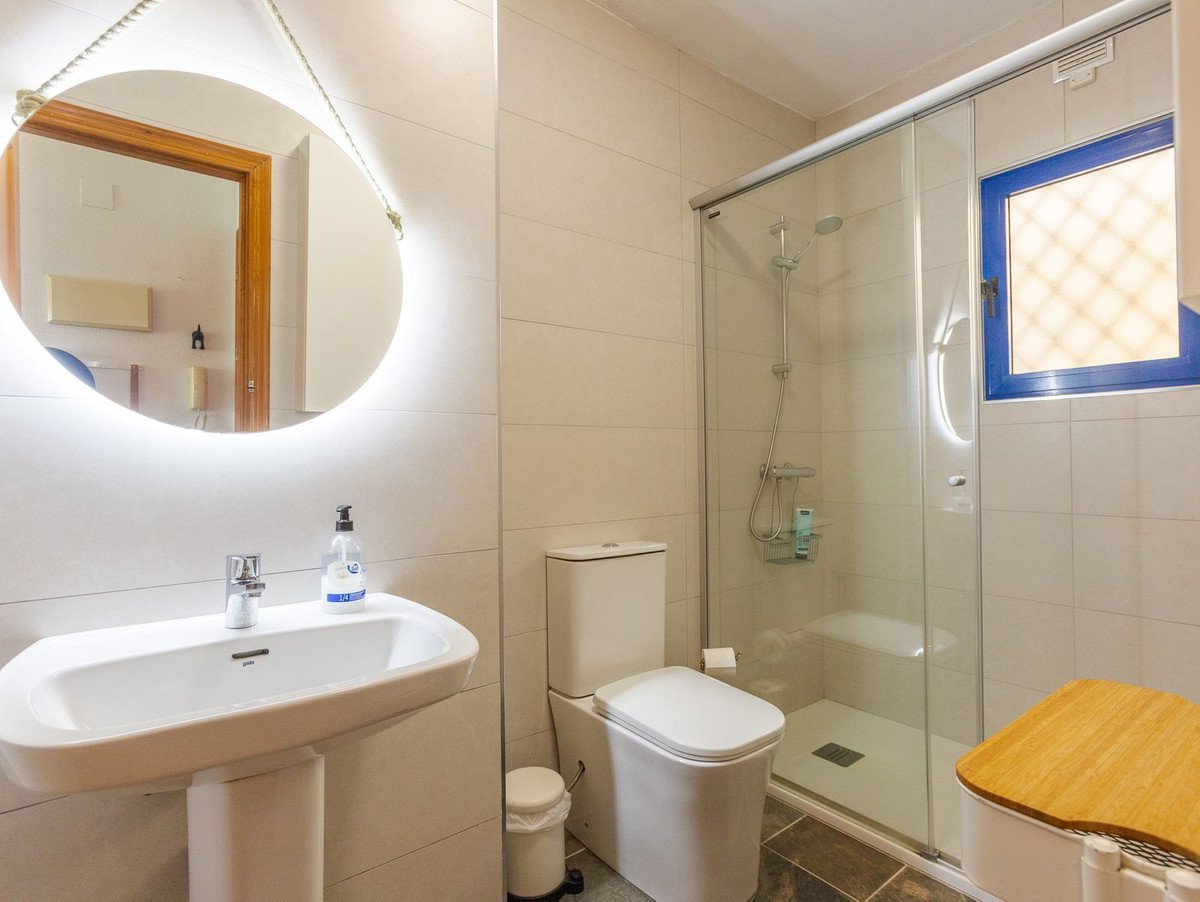 2 Bed Top Floor Apartment in Torrevieja
