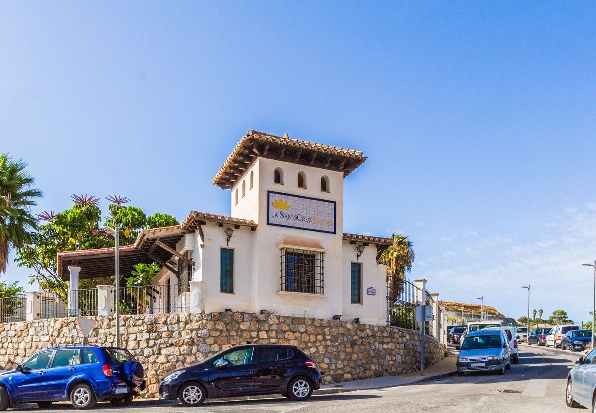 2 Bed Top Floor Apartment in Almuñecar
