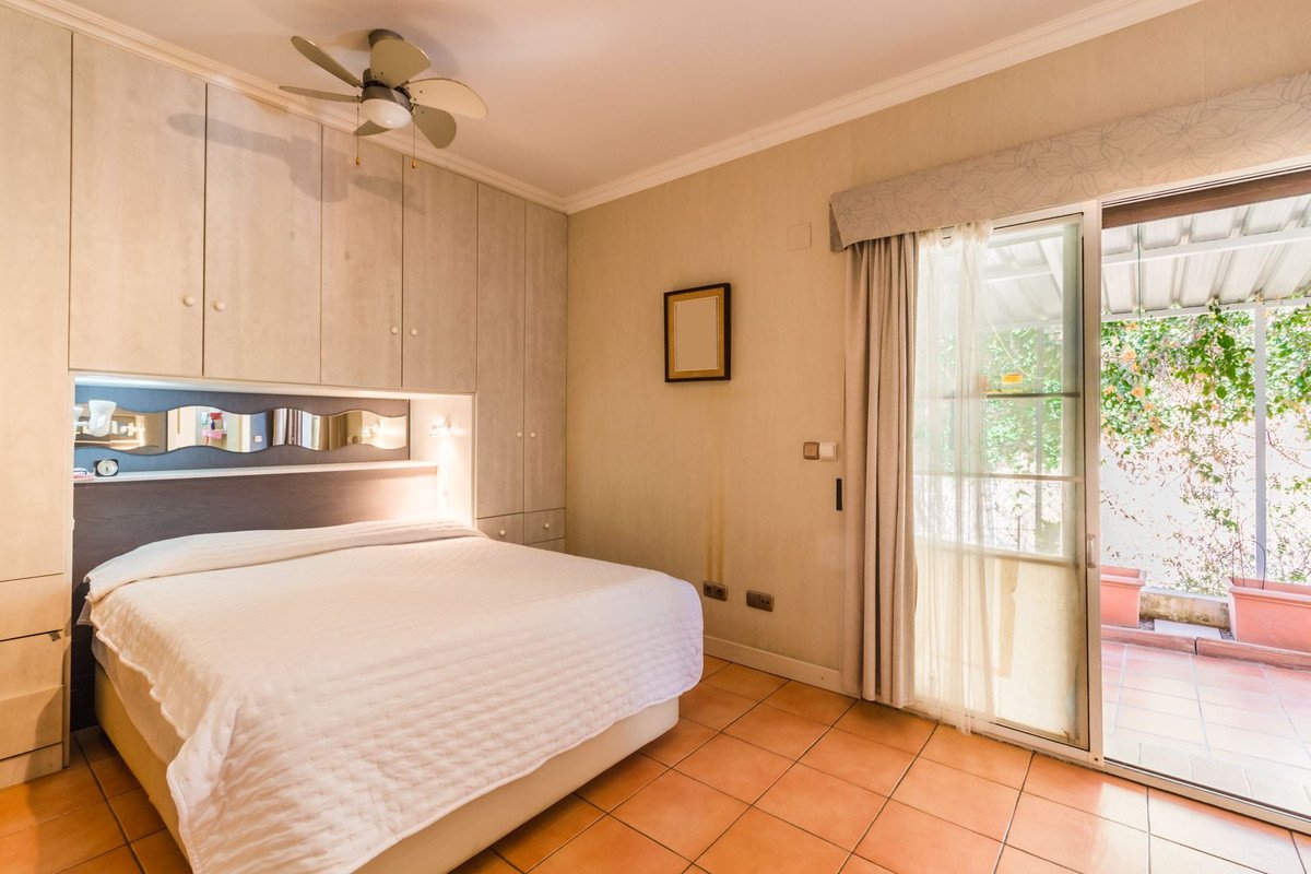 2 Bed Top Floor Apartment in Almuñecar