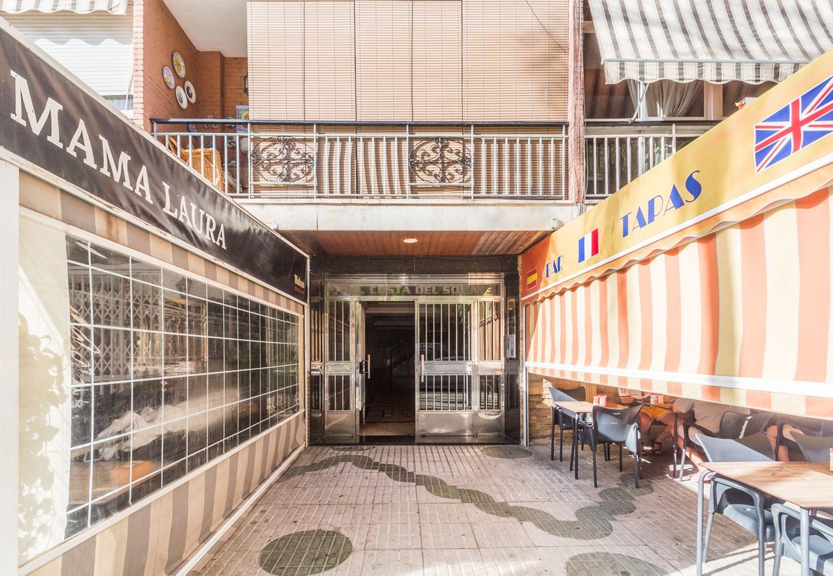 2 Bed Top Floor Apartment in Almuñecar