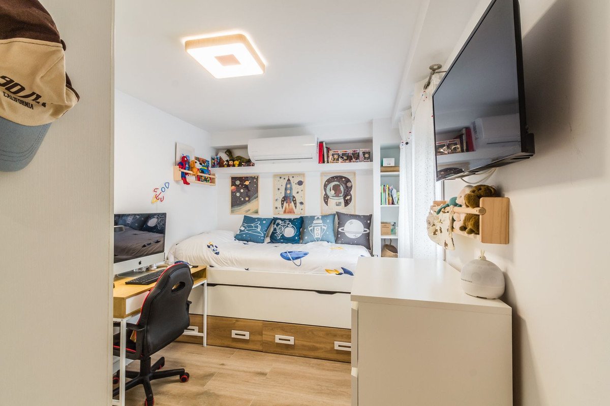 2 Bed Top Floor Apartment in Almuñecar