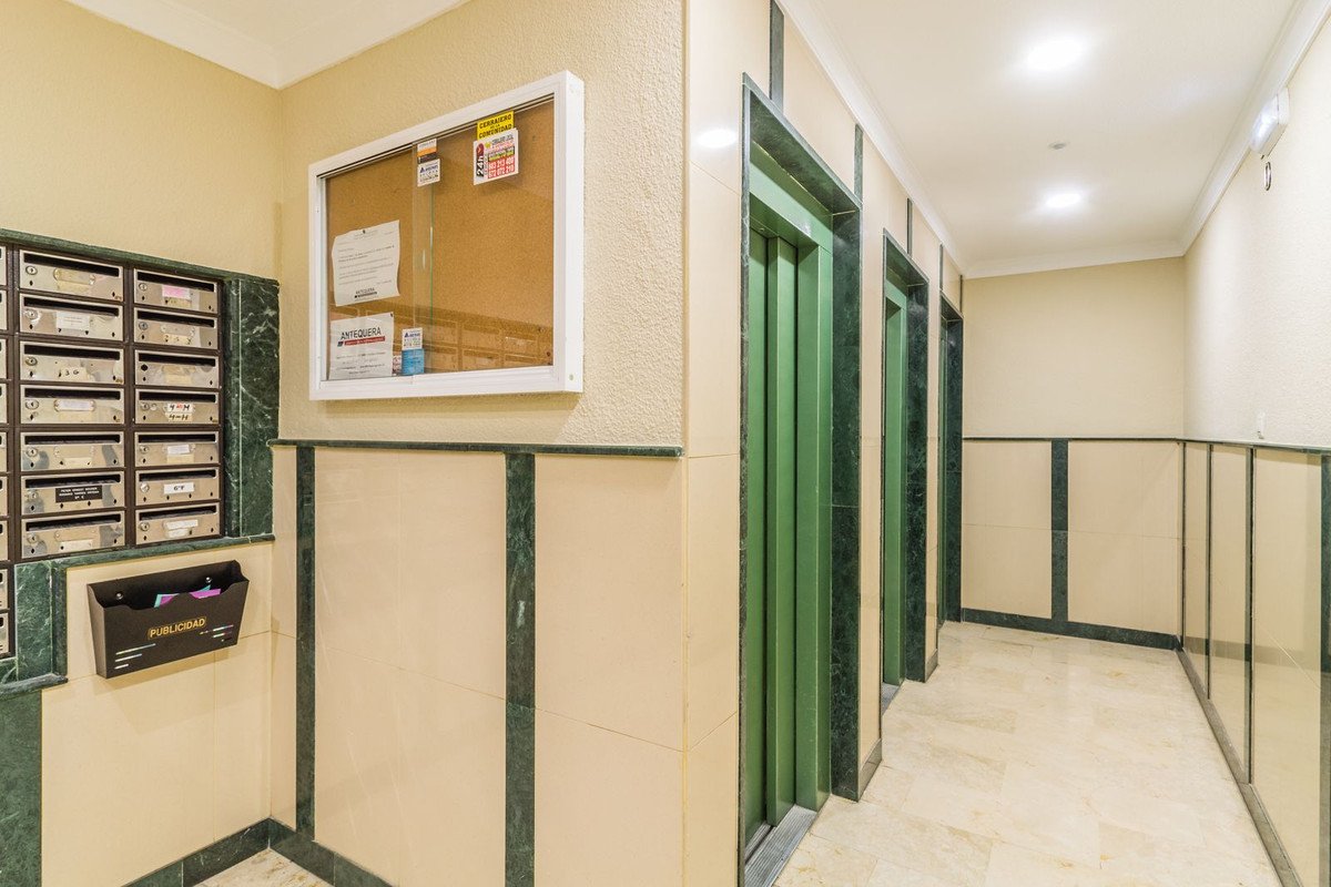 2 Bed Top Floor Apartment in Almuñecar
