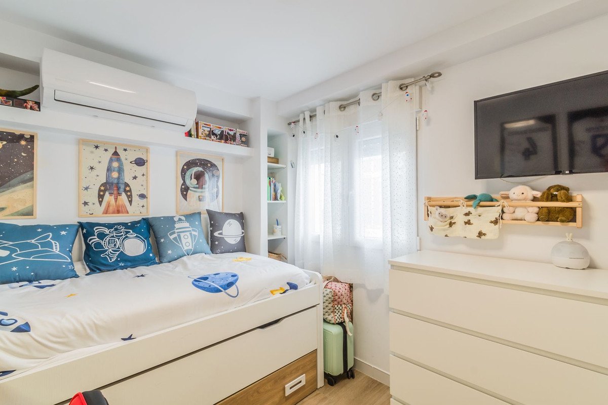 2 Bed Top Floor Apartment in Almuñecar
