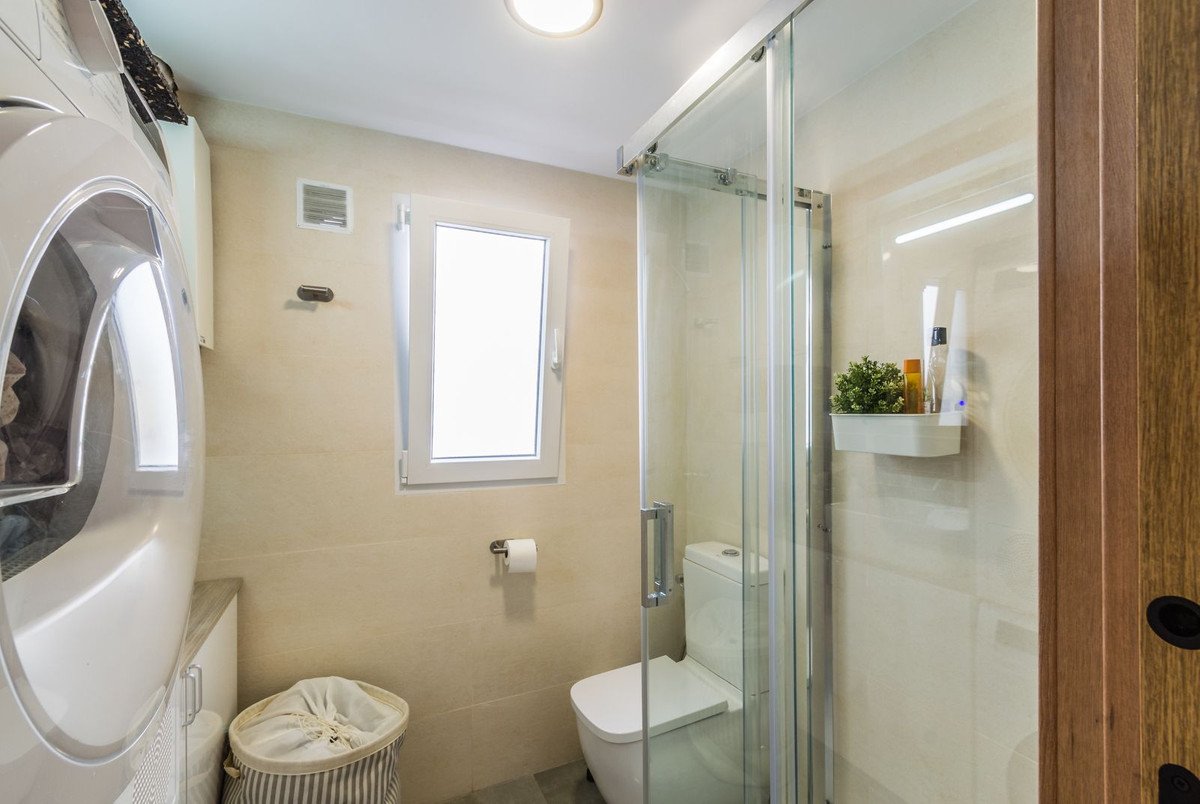 2 Bed Top Floor Apartment in Almuñecar