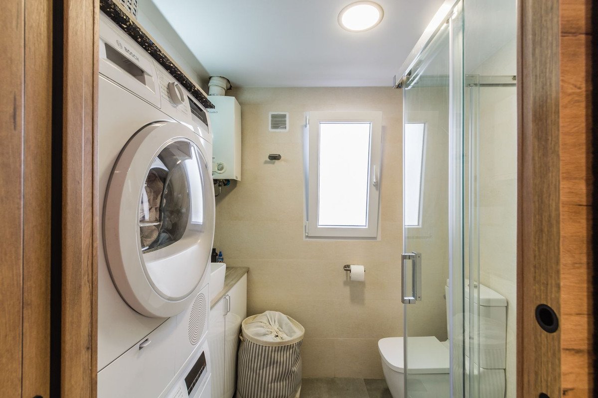 2 Bed Top Floor Apartment in Almuñecar