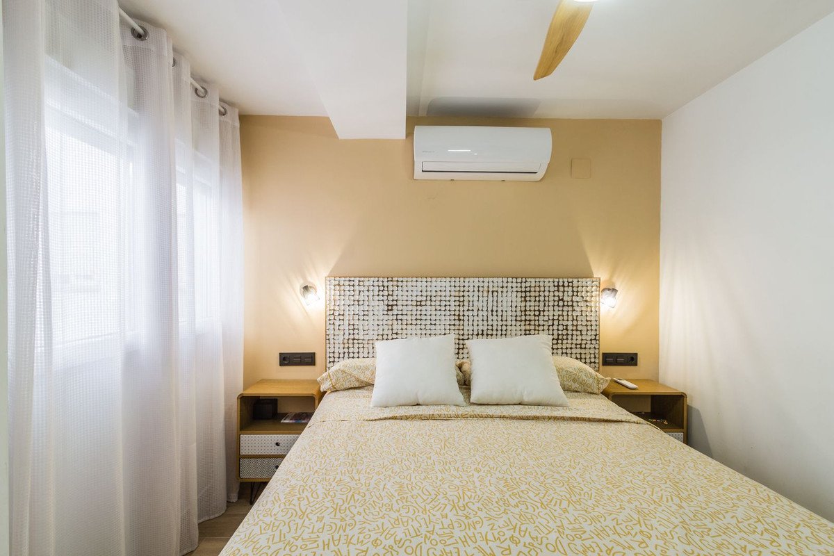 2 Bed Top Floor Apartment in Almuñecar