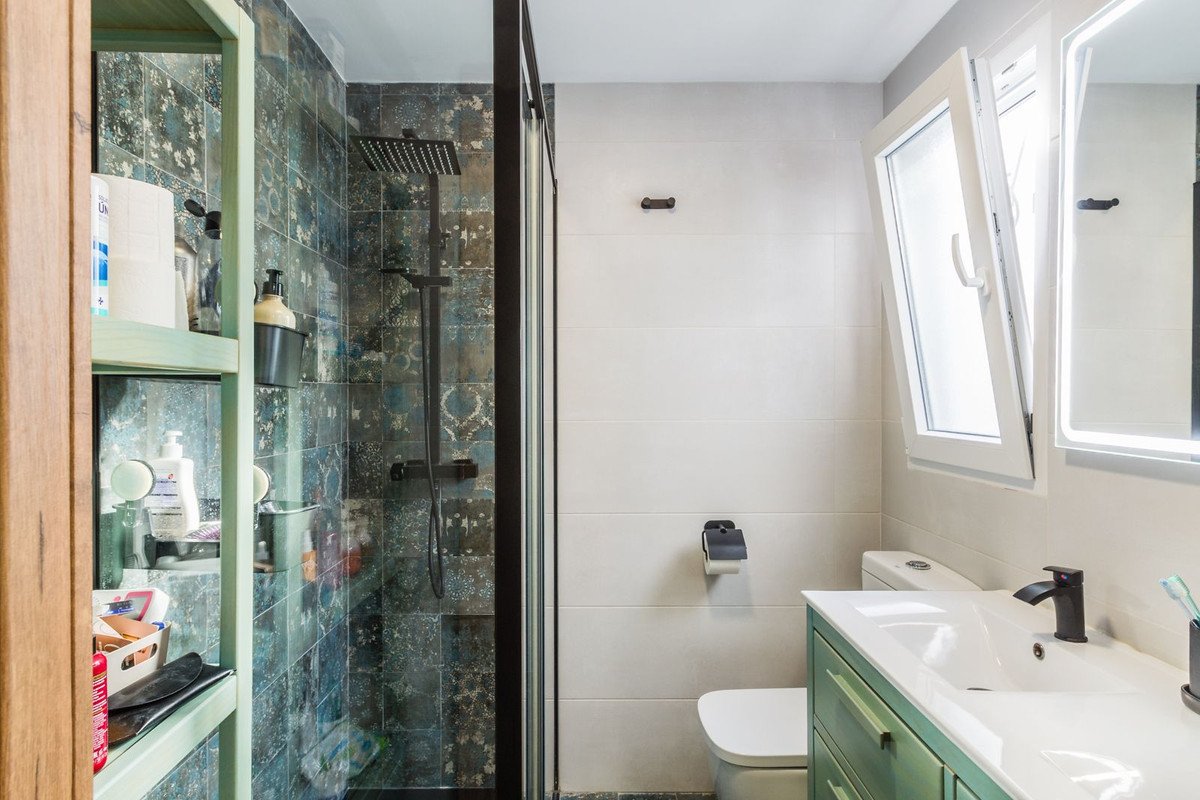 2 Bed Top Floor Apartment in Almuñecar