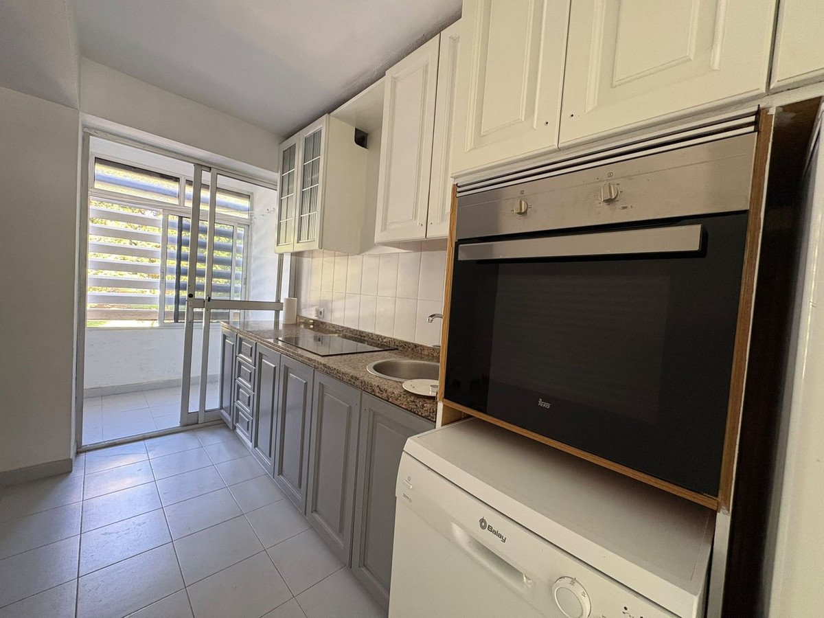 3 Bed Middle Floor Apartment in La Carihuela
