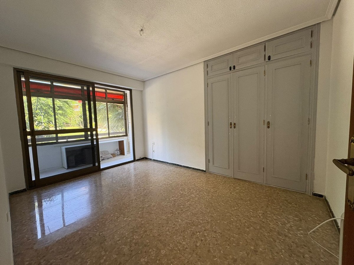 3 Bed Middle Floor Apartment in La Carihuela