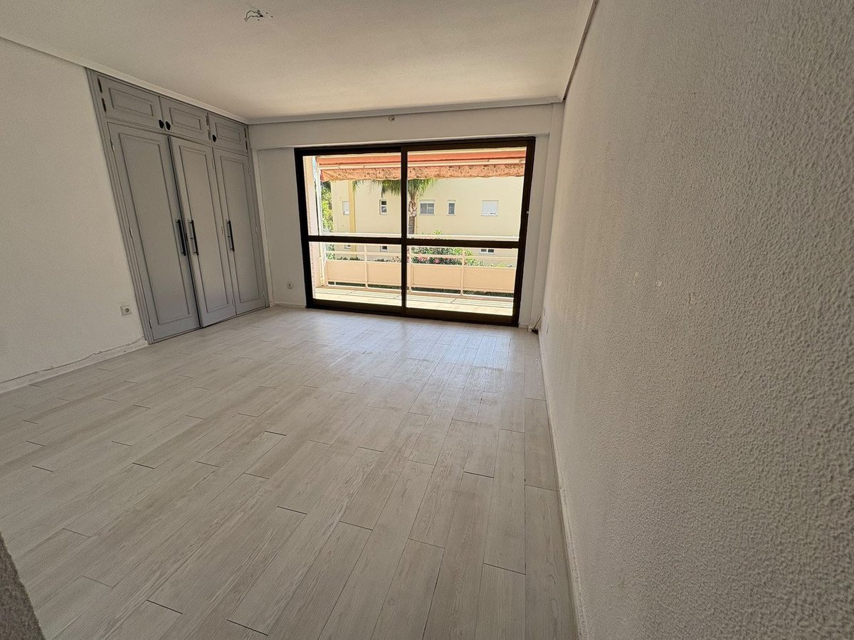 3 Bed Middle Floor Apartment in La Carihuela