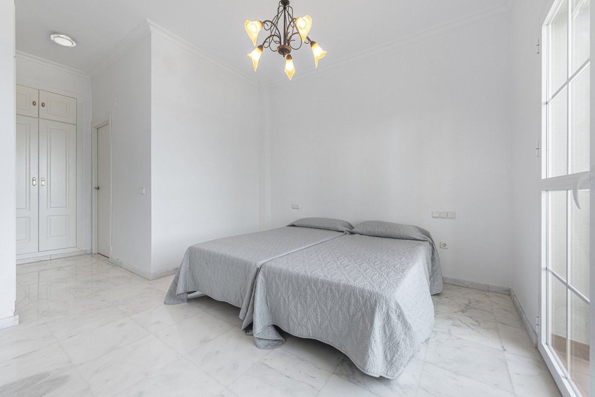 3 Bed Middle Floor Apartment in Manilva