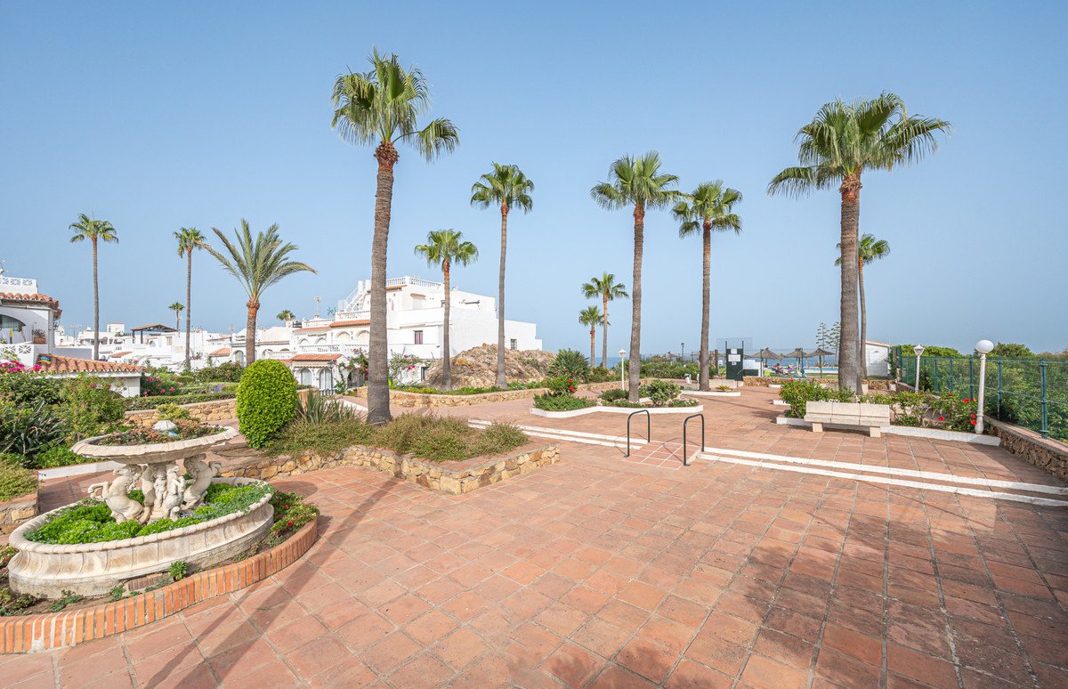 3 Bed Middle Floor Apartment in Manilva