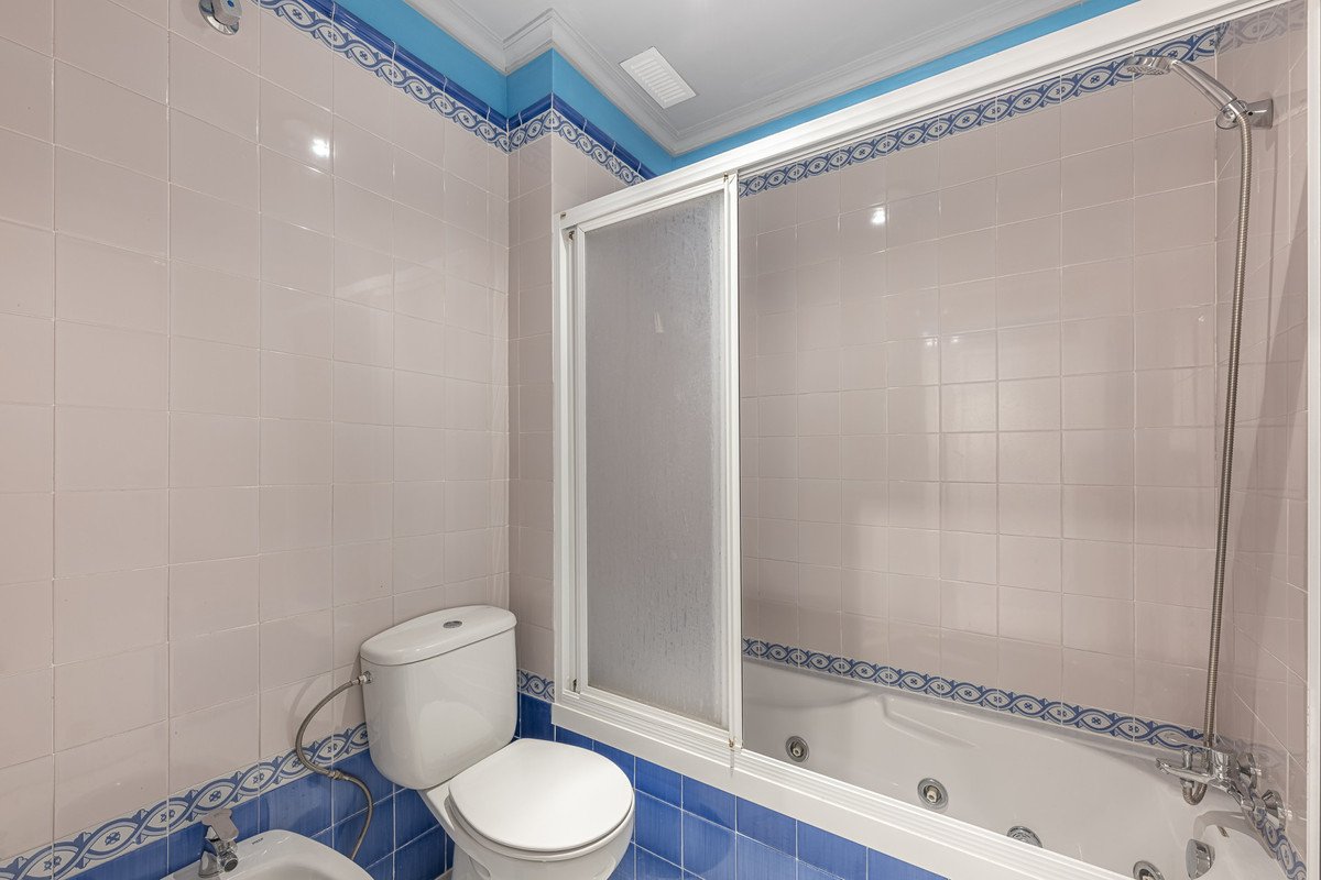 3 Bed Middle Floor Apartment in Manilva