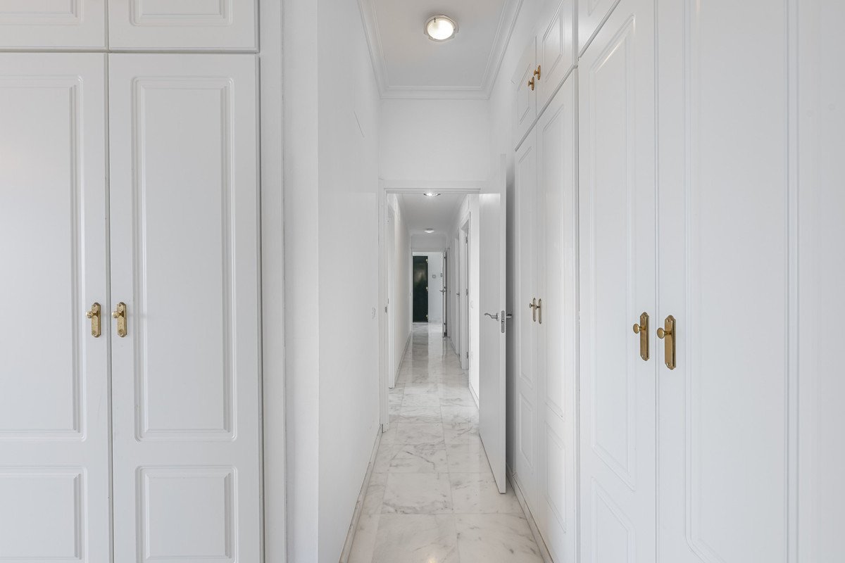 3 Bed Middle Floor Apartment in Manilva