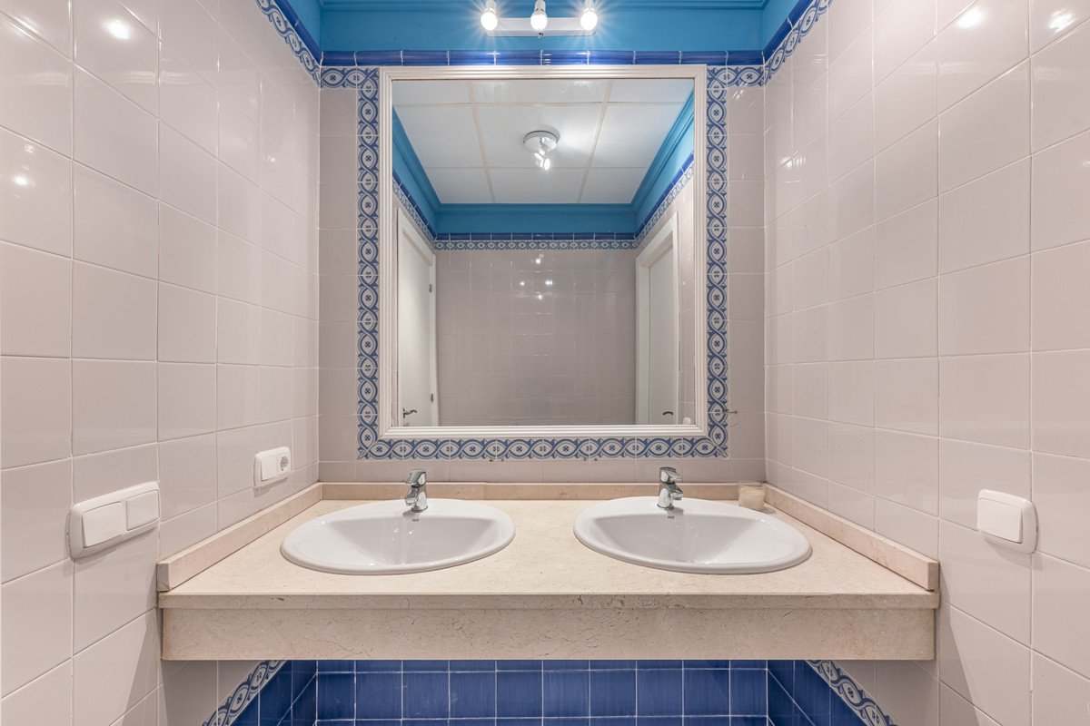 3 Bed Middle Floor Apartment in Manilva