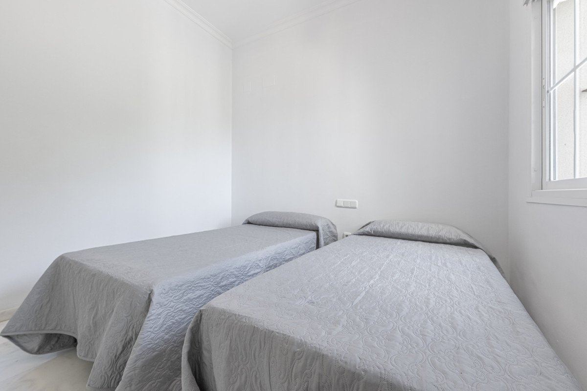 3 Bed Middle Floor Apartment in Manilva