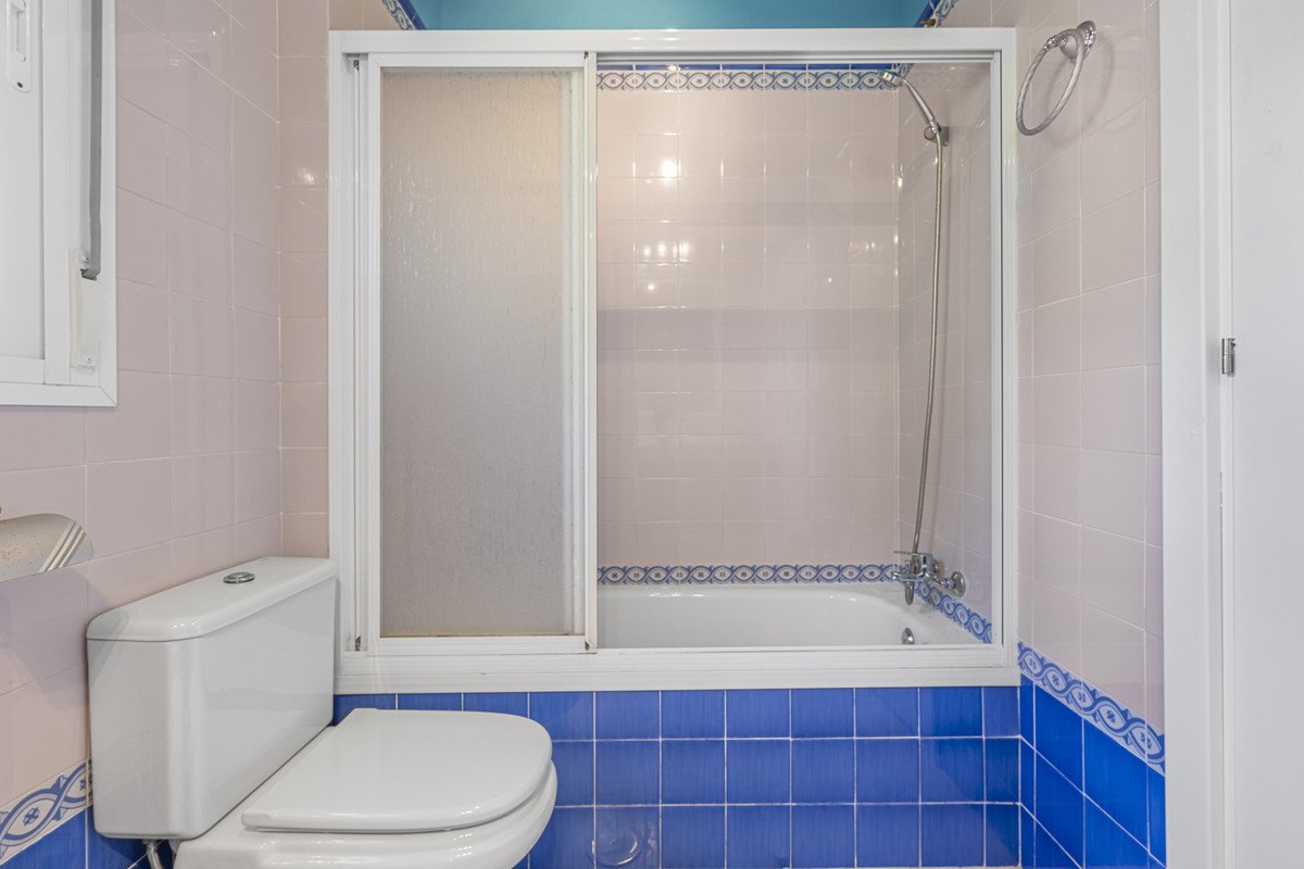 3 Bed Middle Floor Apartment in Manilva