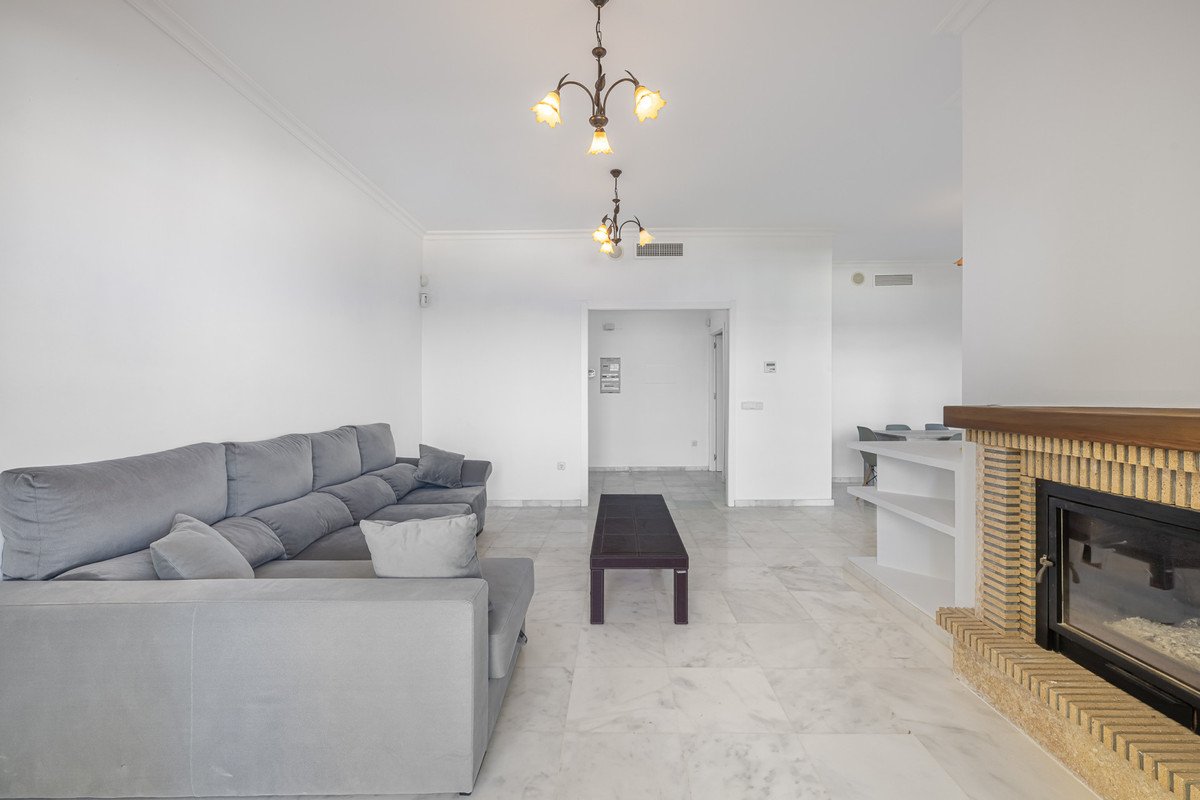 3 Bed Middle Floor Apartment in Manilva