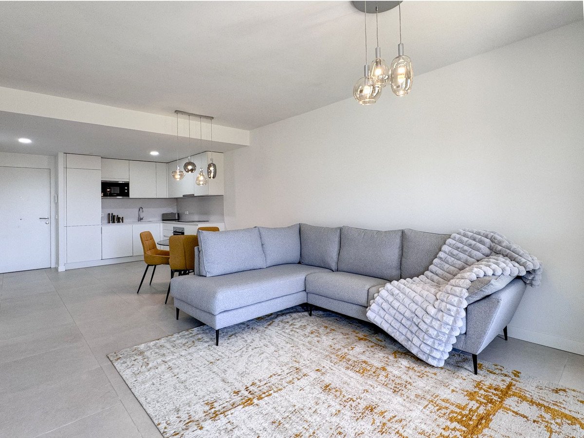 2 Bed Middle Floor Apartment in Calanova Golf