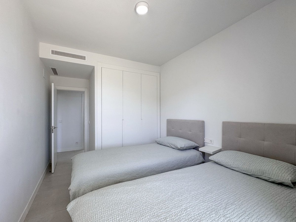 2 Bed Middle Floor Apartment in Calanova Golf