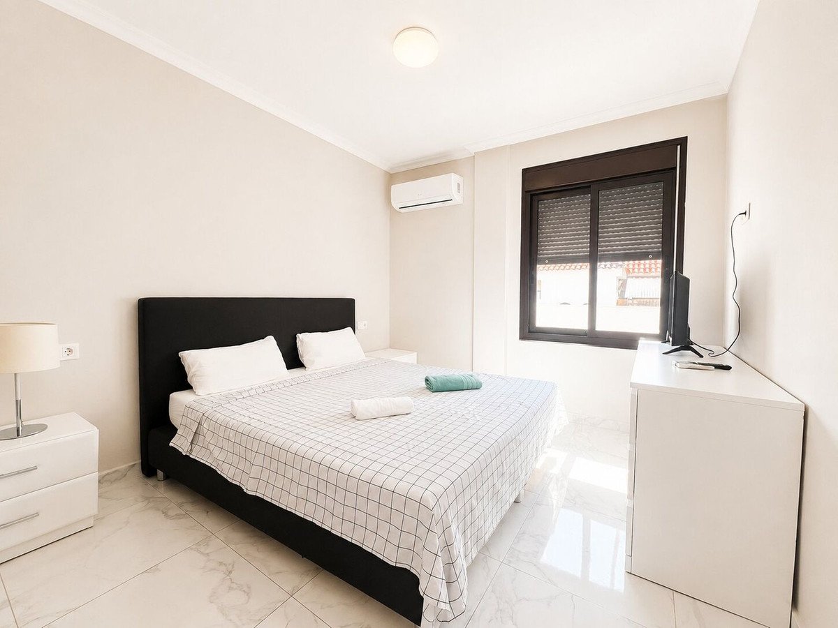 3 Bed Middle Floor Apartment in Nueva Andalucía