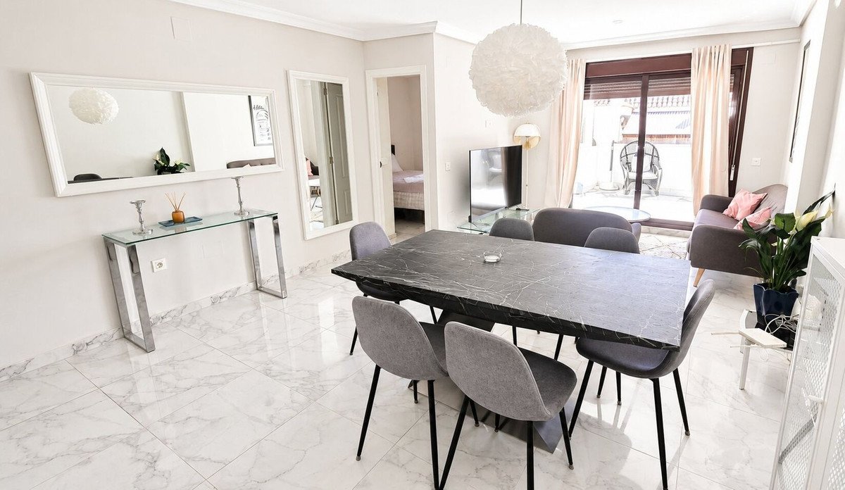 3 Bed Middle Floor Apartment in Nueva Andalucía