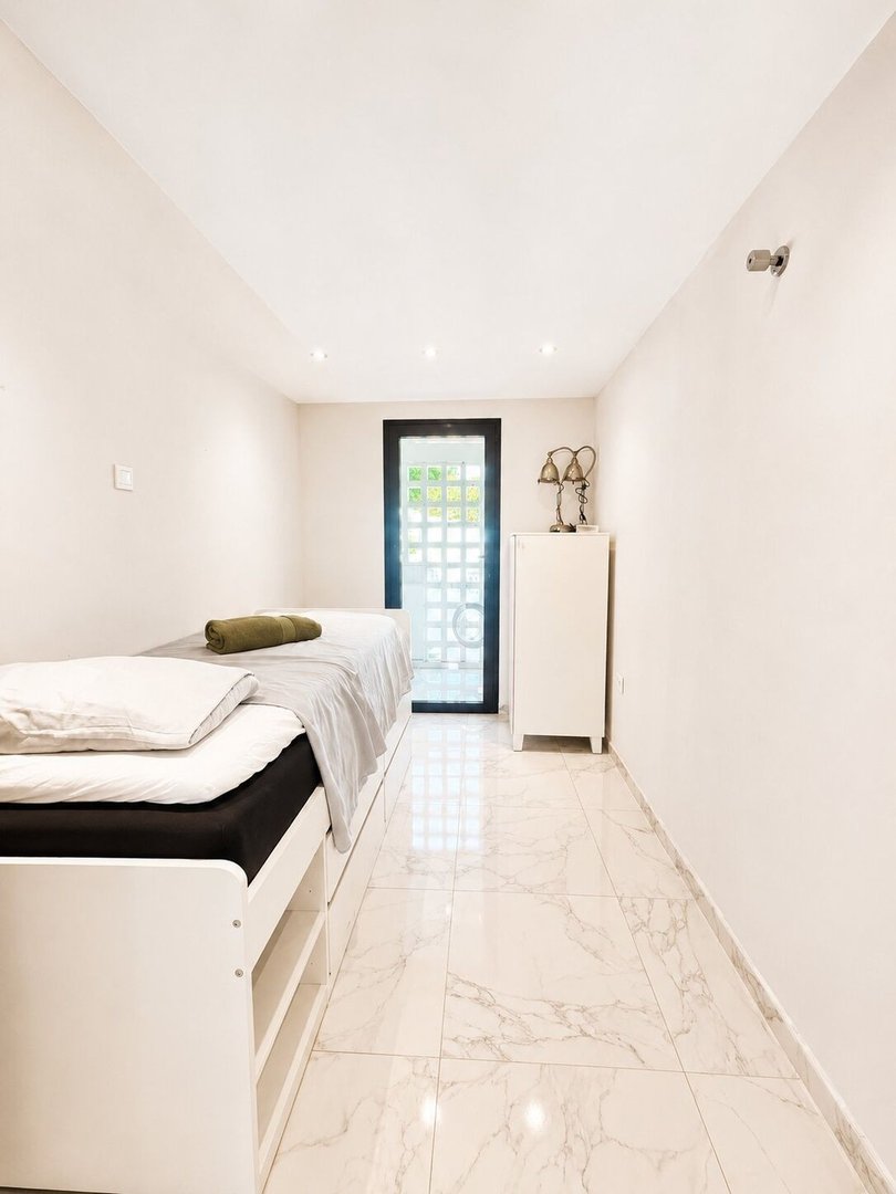 3 Bed Middle Floor Apartment in Nueva Andalucía