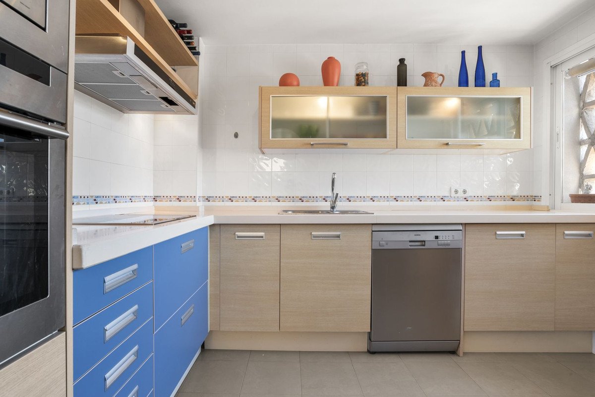 2 Bed Middle Floor Apartment in Fuengirola