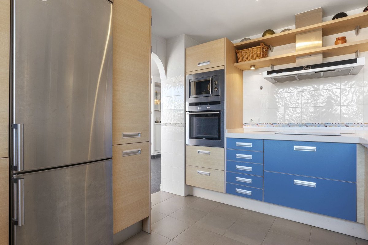 2 Bed Middle Floor Apartment in Fuengirola