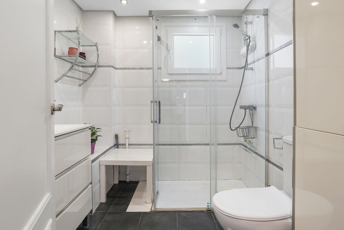 2 Bed Middle Floor Apartment in Fuengirola