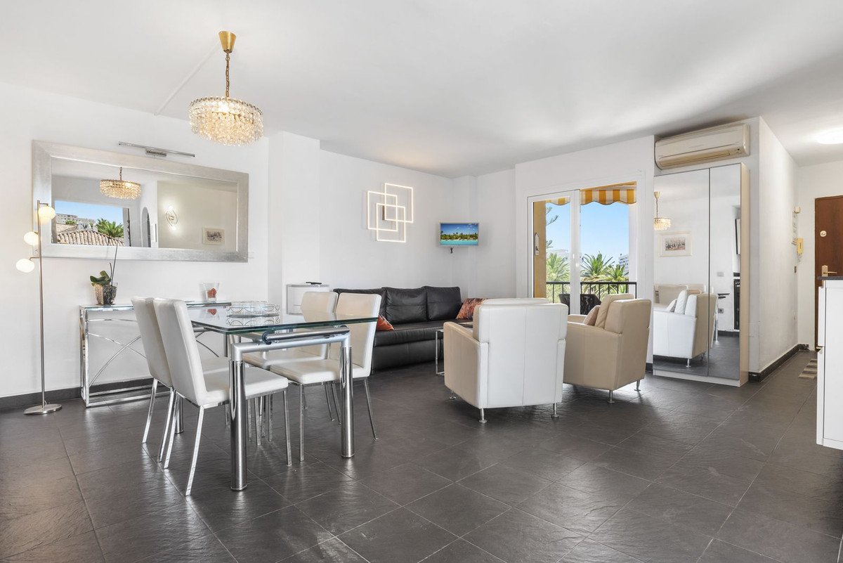 2 Bed Middle Floor Apartment in Fuengirola