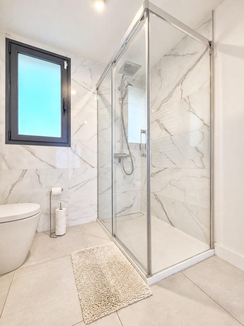 3 Bed Middle Floor Apartment in Selwo