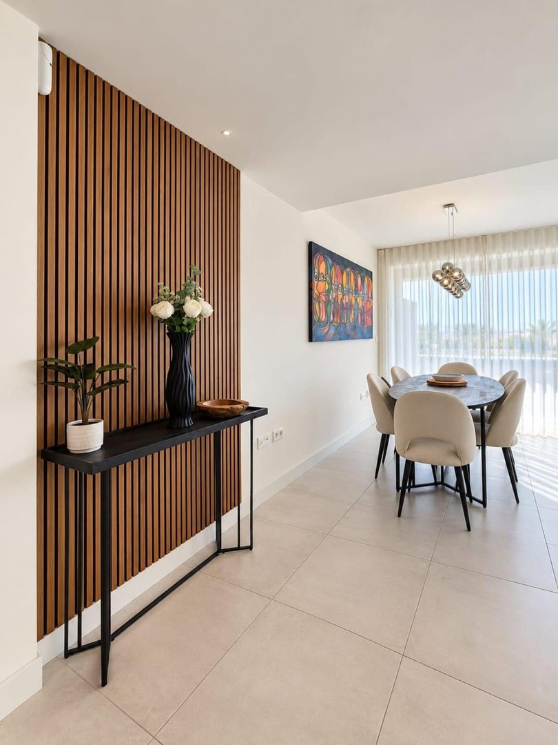3 Bed Middle Floor Apartment in Selwo
