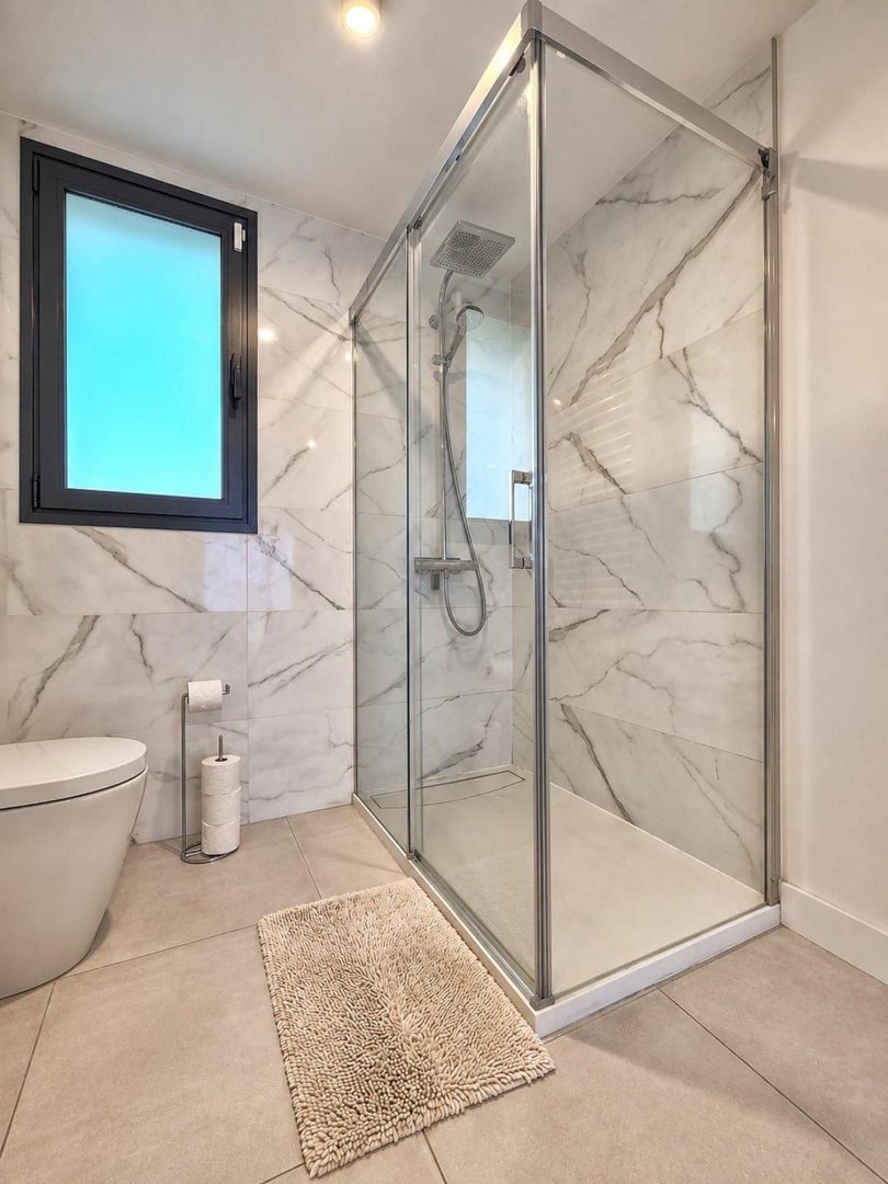 3 Bed Middle Floor Apartment in Selwo