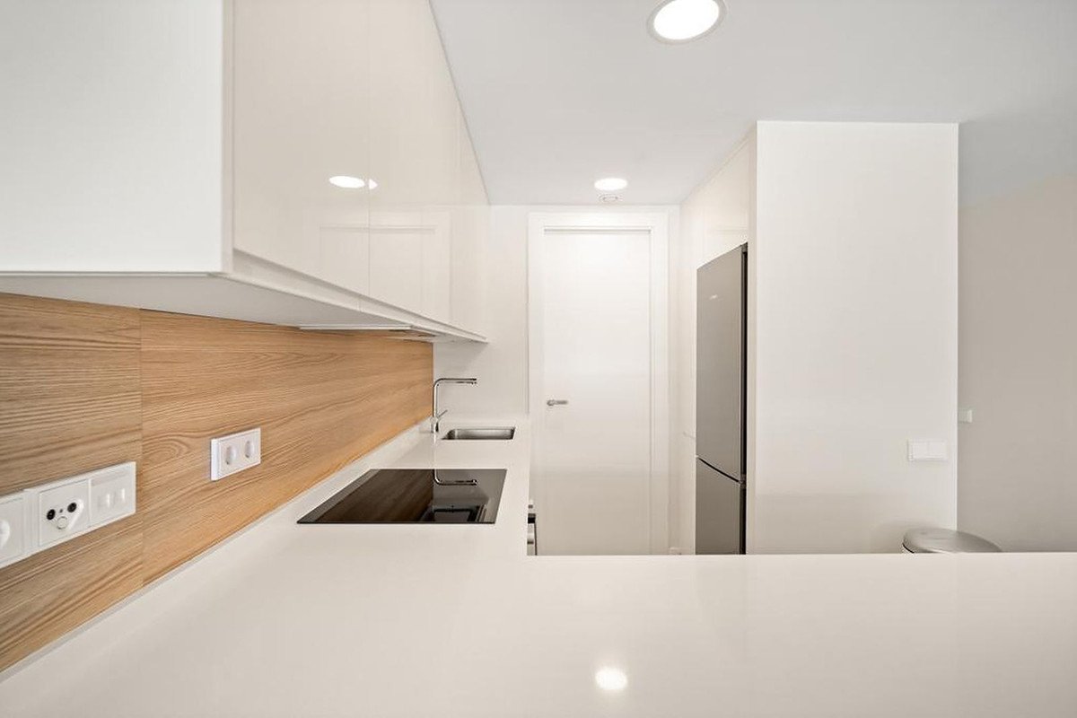 3 Bed Middle Floor Apartment in Selwo