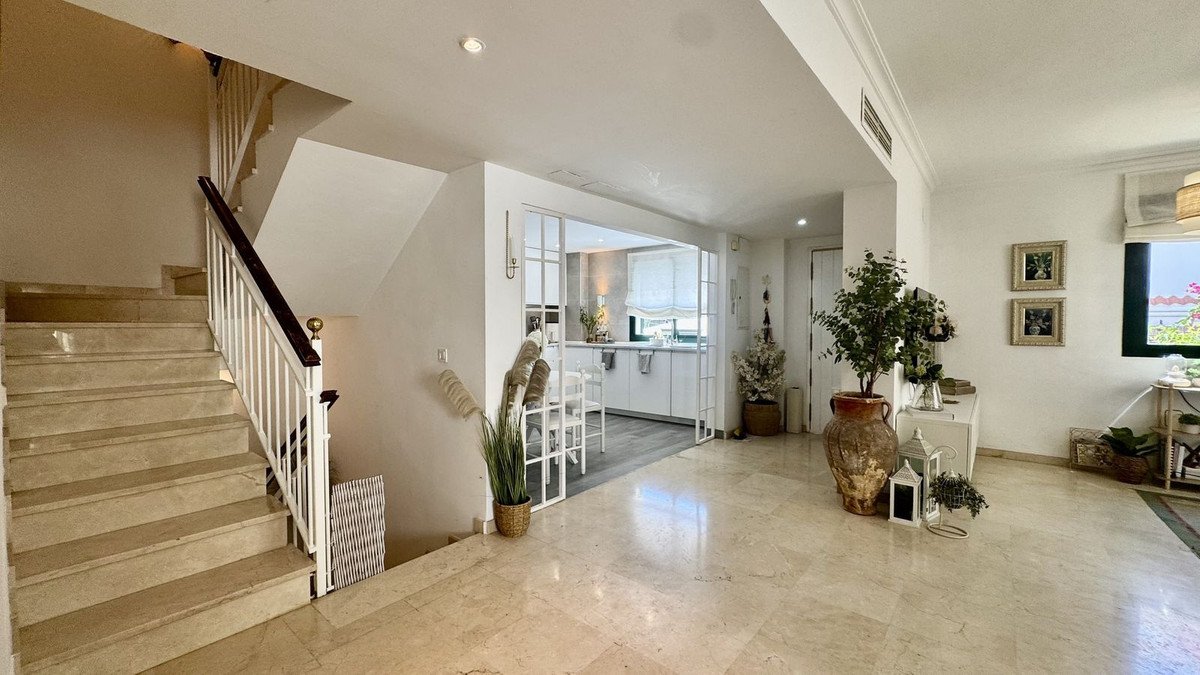 4 Bed Semi-Detached House in Arroyo de la Miel