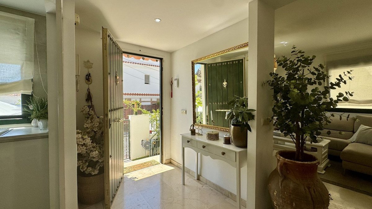 4 Bed Semi-Detached House in Arroyo de la Miel