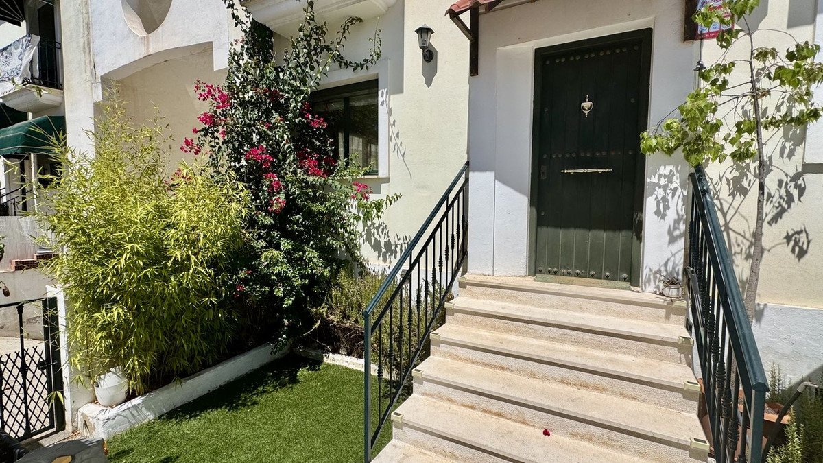 4 Bed Semi-Detached House in Arroyo de la Miel
