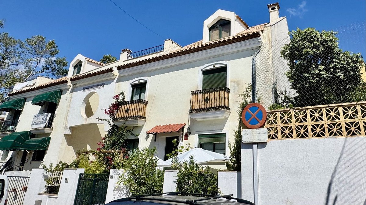 4 Bed Semi-Detached House in Arroyo de la Miel