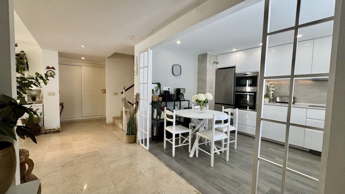 4 Bed Semi-Detached House in Arroyo de la Miel