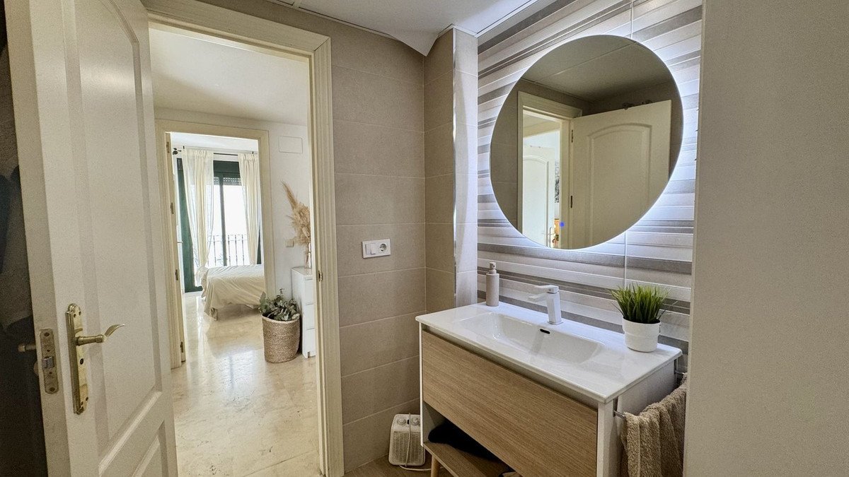 4 Bed Semi-Detached House in Arroyo de la Miel