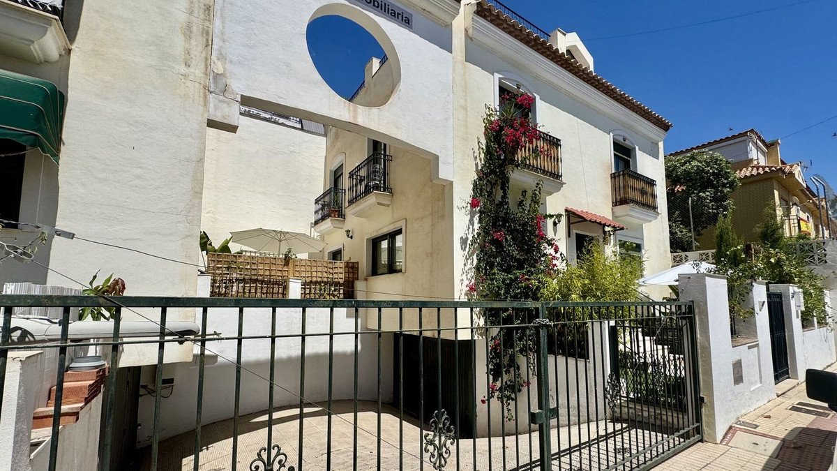4 Bed Semi-Detached House in Arroyo de la Miel