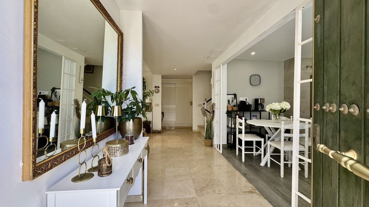 4 Bed Semi-Detached House in Arroyo de la Miel
