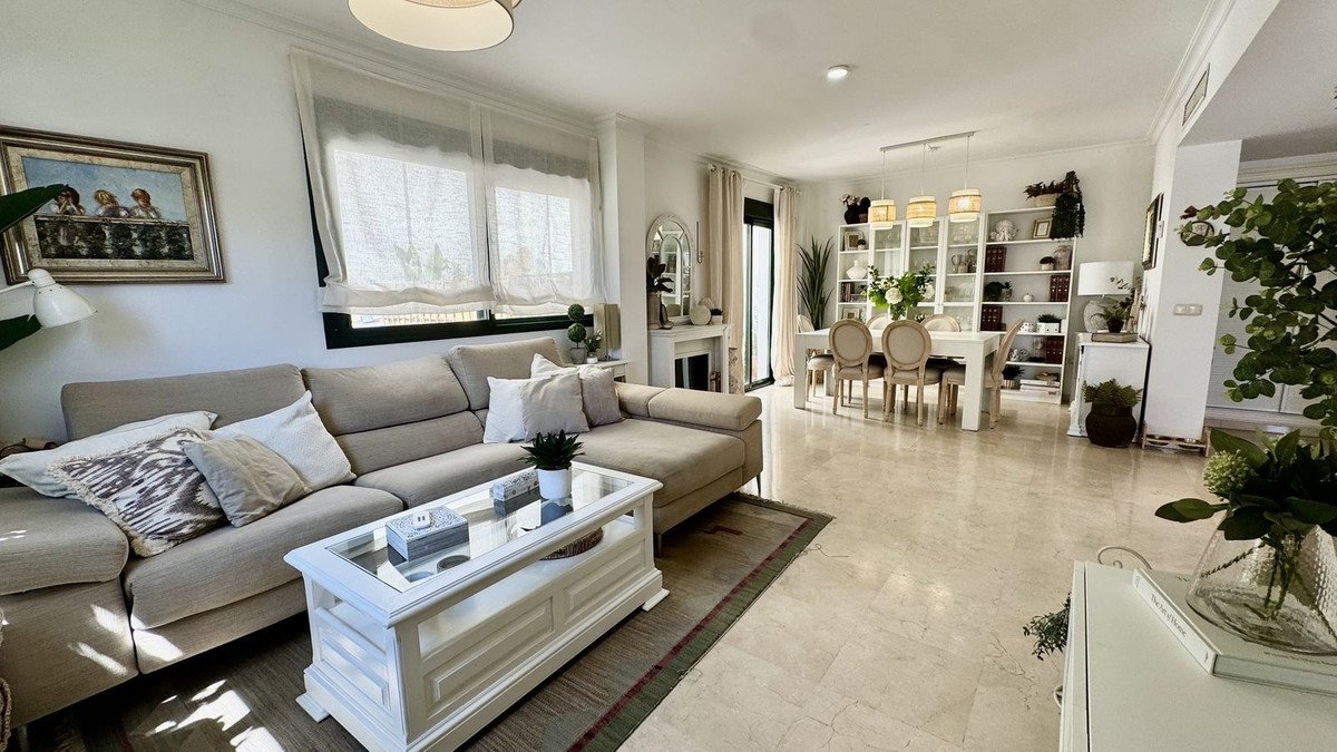 4 Bed Semi-Detached House in Arroyo de la Miel